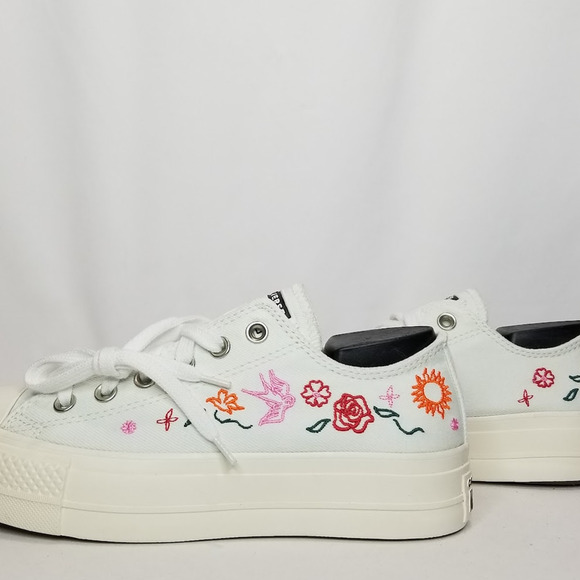 Converse Women's CTAS Lift Platform Oxfords Summer Embroidery Size 8 A10822C NWT - Picture 1 of 6